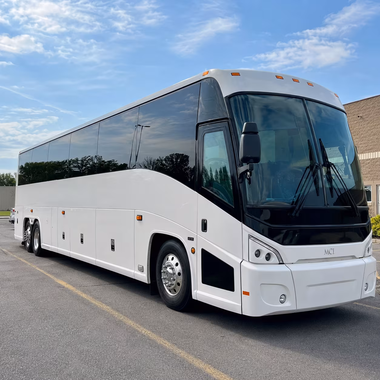 detroit auto show shuttles for troy based automotive groups