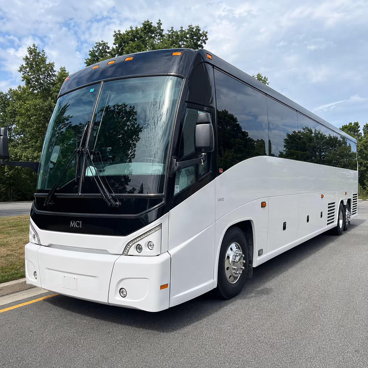 freedom hill amphitheatre bus rentals from troy