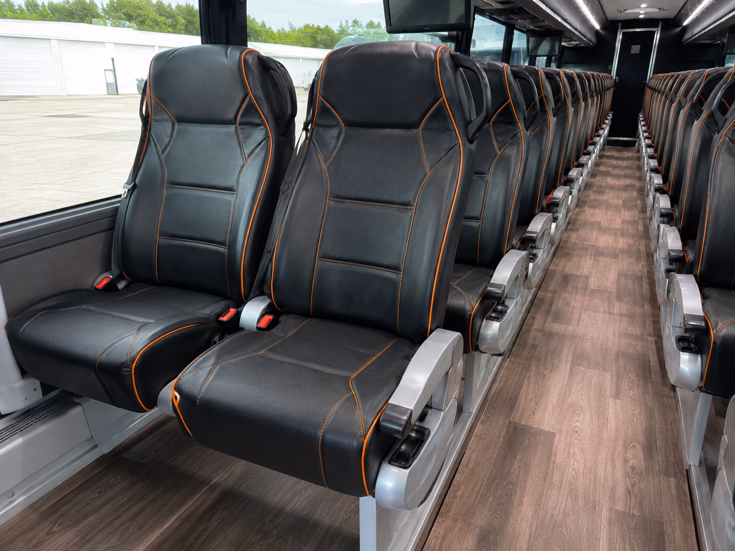 long distance charter buses on i 75 south to detroit toledo and cincinnati